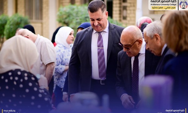 كلية المنصور الجامعة تحتفي بالعيد الوطني العراقي بافتتاح سوق خيري يجسد إبداع الطلبة ويعزز قيم العطاء والانتماء