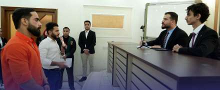 العدالة على منصة التدريب ومحكمة افتراضية لطلبة القانون تجسد روح المرافعة في كلية المنصور