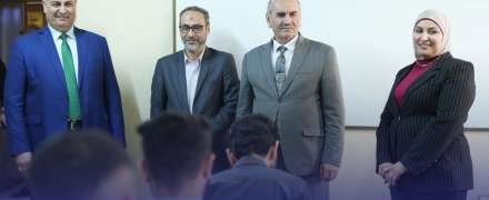 تكامل التخصصات في قاعة واحدة, طلبة الإعلام الرقمي وهندسة الاتصالات يؤدون الامتحان المشترك في المنصور